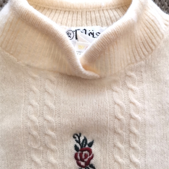 Vintage 80's cream lambswool sweater rose embroidery - Picture 6 of 11